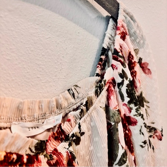 Lush Romantic Floral Off-Shoulder Blouse — Textured Swiss Dot | Size S - Picture 5 of 8